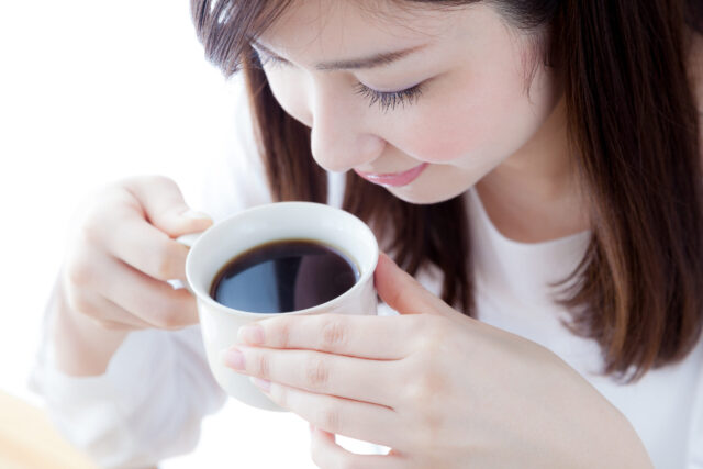 アナタは大丈夫？コーヒーをよく飲む人が気をつけたい歯のトラブルとは