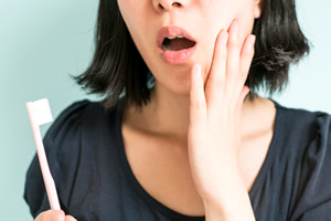 放っておくと危険！歯槽膿漏で起こる全身疾患のリスク